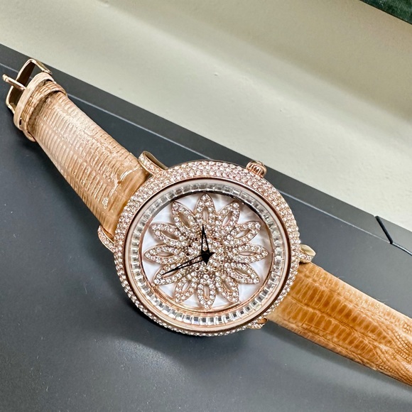 Rose Gold Iced Out Crystal Spinning Dial Wristwatch for Women. - Picture 4 of 5